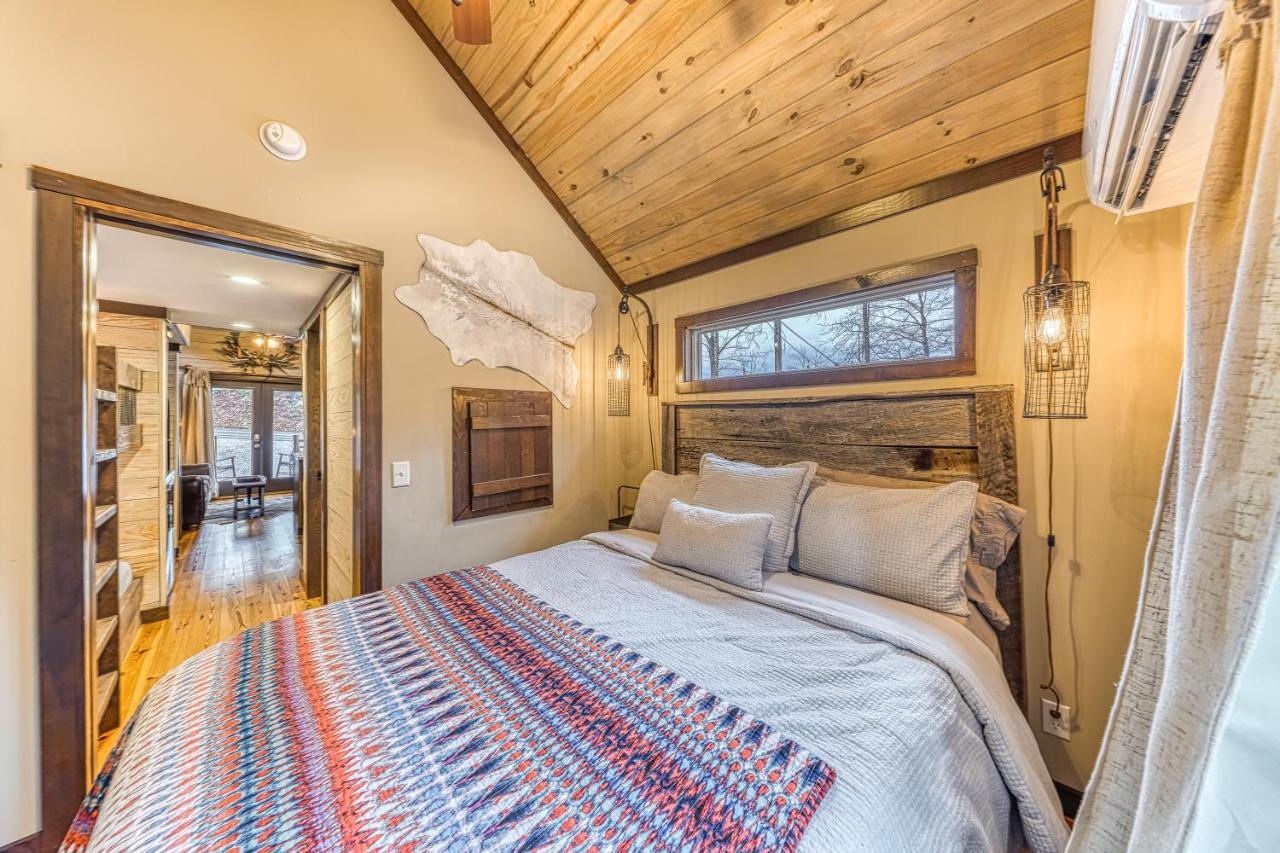Smoky Mountain Tiny Home Pigeon Forge Exterior photo